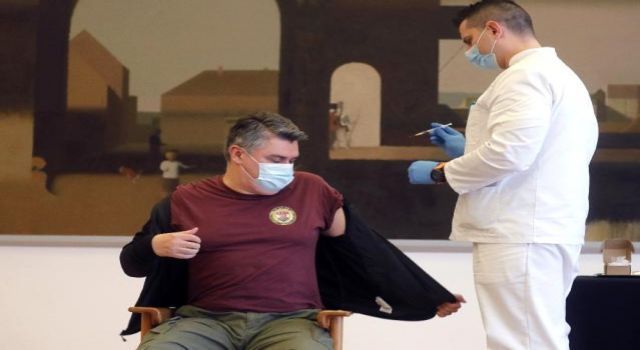 Hırvatistan Devlet Başkanı Milanovic, COVID-19 aşısı yaptırdı