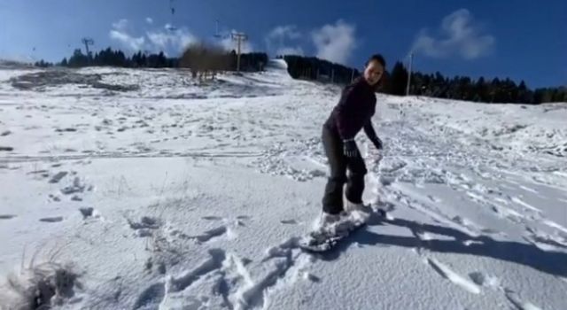 Hülya Avşar Uludağ&#039;da kayak yaptı