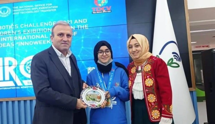İmam hatip öğrencileri başarıdan başarıya koşuyor: Özbekistan'dan altın madalya!