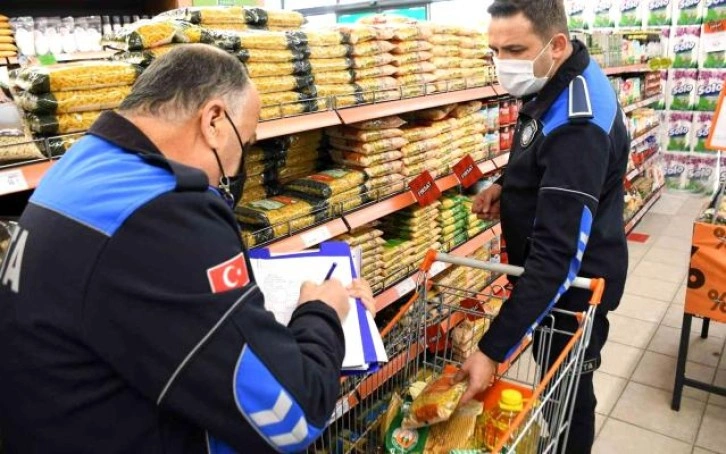 İnegöl'de fahiş fiyat ve etiket oyununa taviz yok