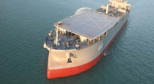 İran, tarihinin en büyük savaş gemisini tanıttı