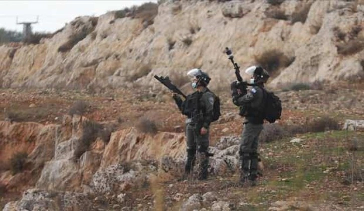 İsrail güçleri, Batı Şeria'da 8'i gerçek mermiyle 43 Filistinliyi yaraladı