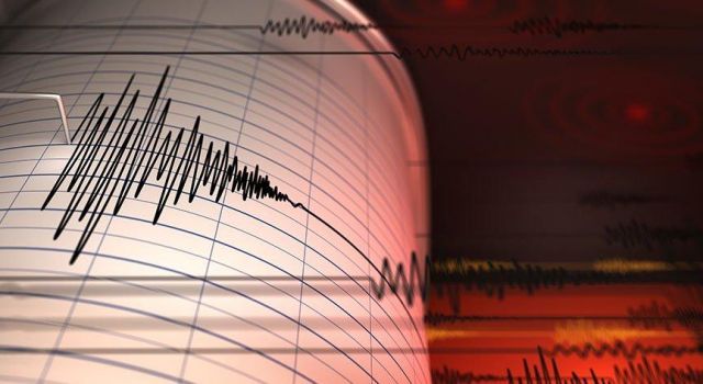 İzmir'de korkutan deprem!