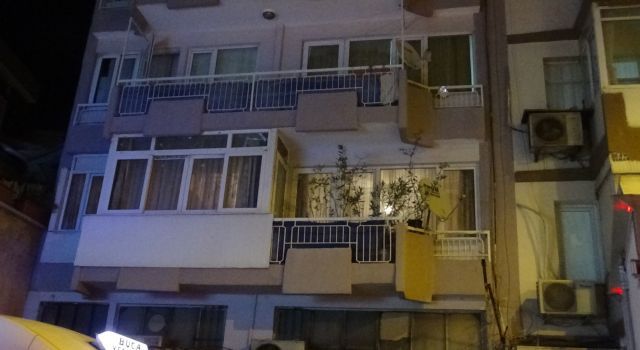 İzmir&#039;de vahşet: Babasını 25 yerinden bıçaklayarak öldürdü