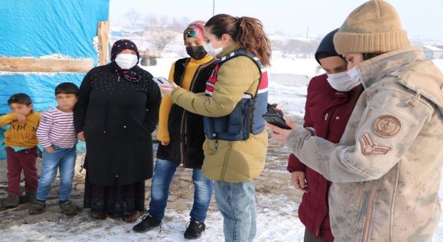 Jandarma kapı kapı dolaşıp KADES'i tanıttı