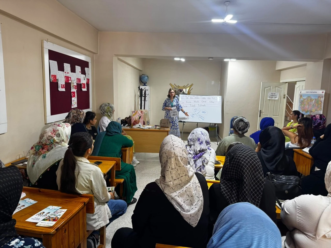 Kadınlara Sağlıklı Beslenme ve Teknoloji Kullanımı Eğitimi