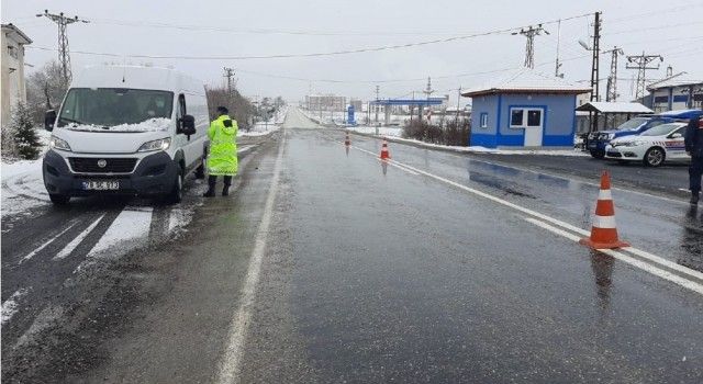 Karabük'te jandarmadan kış lastiği uygulaması