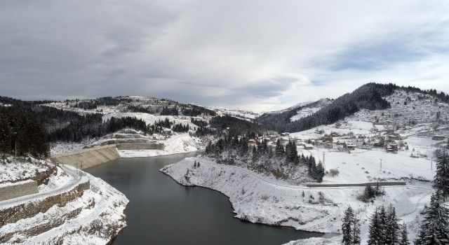 Karadeniz yaylalarında kar güzelliği