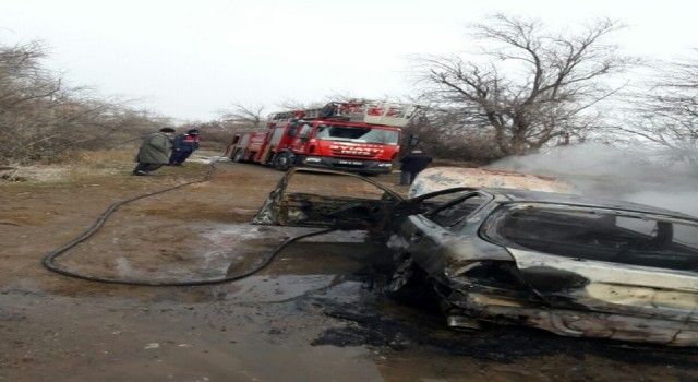 Kayseri'de seyir halindeki araç yandı