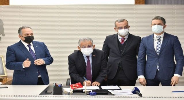 Kayseri'de yeni raylı sistem hattı için imzalar atıldı
