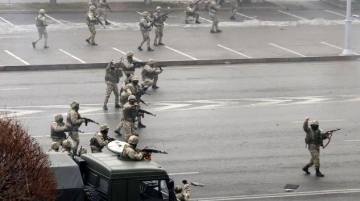 Kazakistan: Protestolara müdahale sürerken, Rusya öncülüğündeki yabancı askerler ülkeye ulaştı