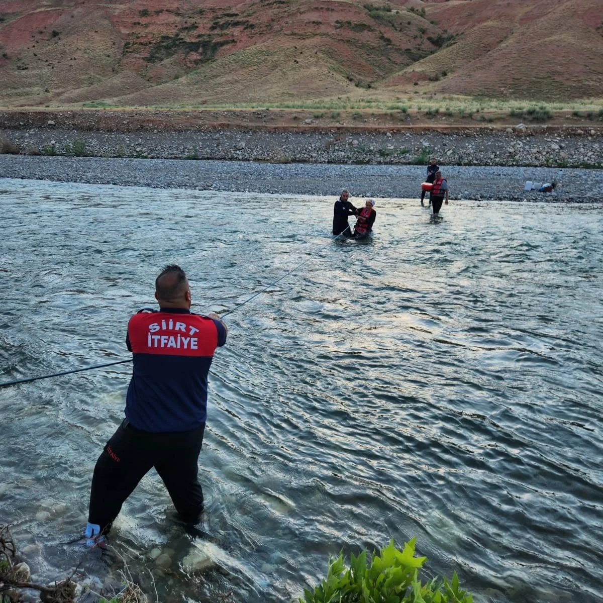 Kezer Çayı'nda Mahsur Kalan 8 Kişi Kurtarıldı