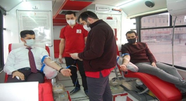 Kilis'te Olea Otel çalışanları kan verdi