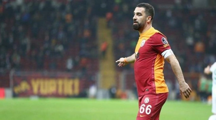 Kilo aldığı için eleştirilerin hedefinde yer alan Arda Turan sert çıktı! Açtı ağzını yumdu gözünü