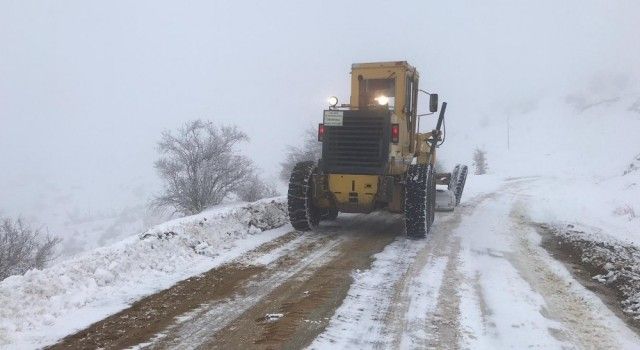 Kırıkkale'de kapanan köy yolu ulaşıma açıldı