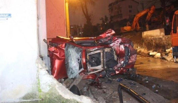 Kocaeli’de feci kaza: Anne-baba öldü, kızları ağır yaralandı