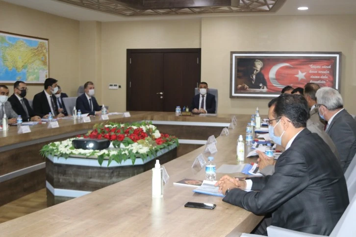 KÖYDES değerlendirme toplantısı Siirt Valisi Hacıbektaşoğlu başkanlığında yapıldı