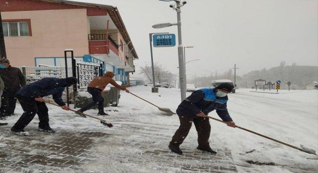 Malatya Kuluncak'ta kapanan yollar açılıyor