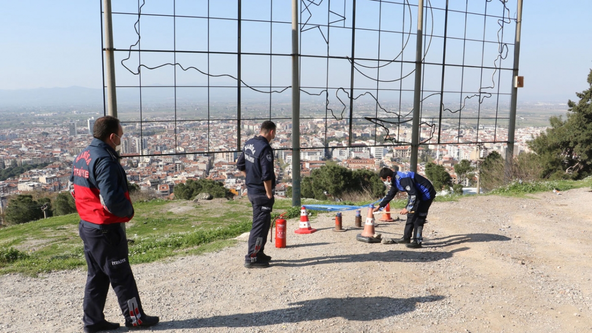 Manisa'da 3 pare top atışı yapıldı