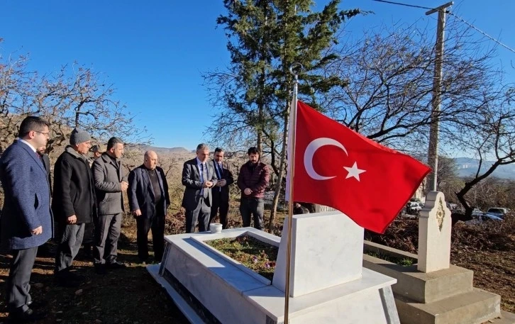 Mardin Valisi Akkoyun, Şehit Mezarlarını Ziyaret etti