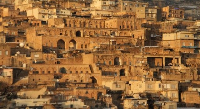 Mardin'in altın sarısı taş evleri hayran bırakıyor