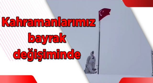 Mehmetçik'ten karlar altında bayrak değişimi