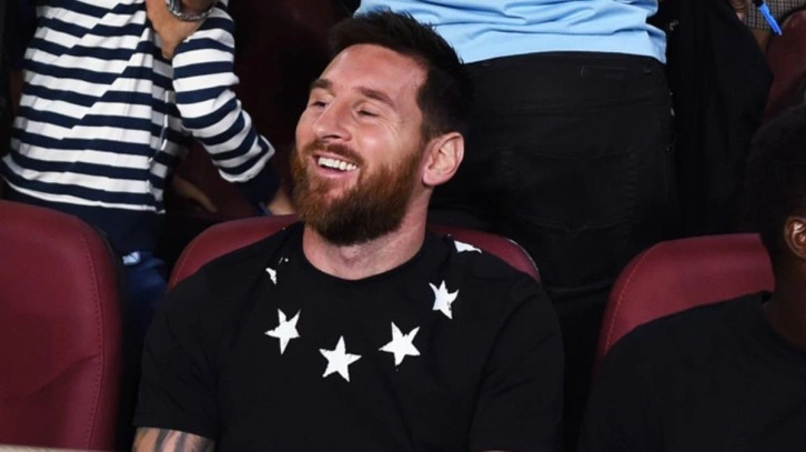 Messi yeni tarzıyla alay konusu oldu! Yapılan yorumlar gülmekten kırıp geçiriyor