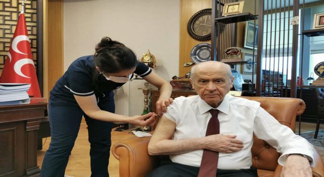 MHP Lideri Bahçeli de aşı oldu