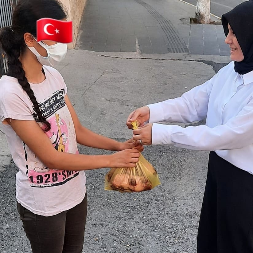 MHP Kadın Kollarından İhtiyaç Sahiplerine Kurban Eti