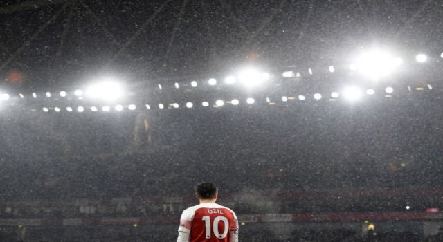 Mikel Arteta: "Özil'in durumu birkaç gün içinde çözülecek"