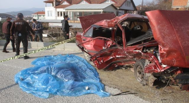 Muğla Seydikemer&#039;de trafik kazası: 2 ölü 3 yaralı