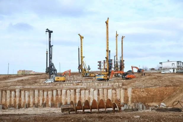 Siirt-Kurtalan tren yolu projesi s&uuml;r&uuml;yor  &Ccedil;ALIŞMALAR &Uuml;&Ccedil;-D&Ouml;RT NOKTADA YOĞUNLAŞTI