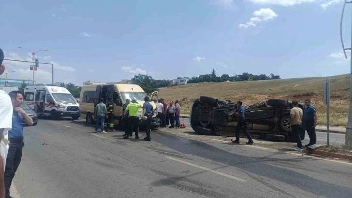 Siirt’te Pikap İle Yolcu Minibüsü Çarpışması Sonucu 1 Kişi Yaralandı