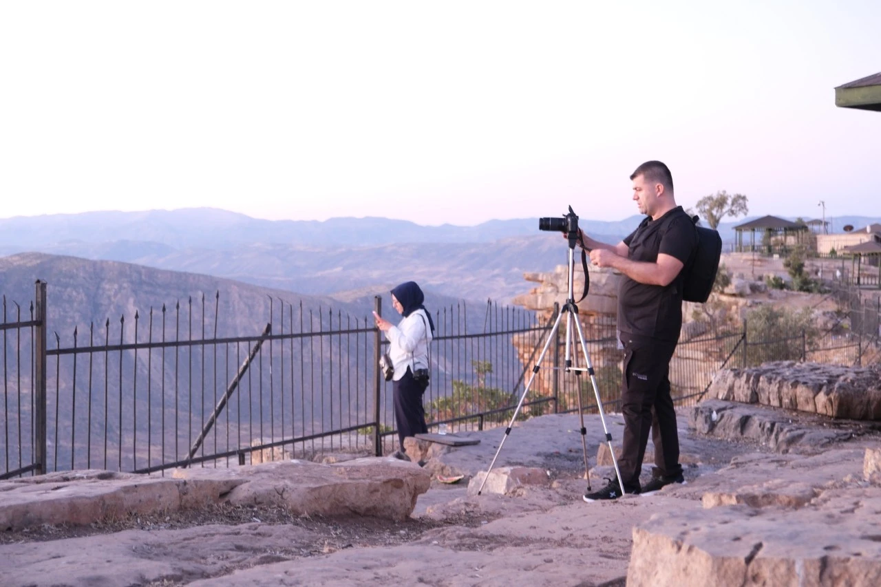 Siirt&rsquo;te 2. Ulusal Foto Safari G&uuml;n&uuml;n İlk Işıklarıyla Başladı