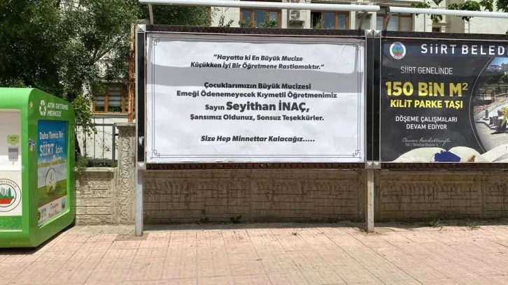 Öğrenciler Ve Velileri, Öğretmene Minnetlerini Billboarda Yazılı İlan Vererek Duyurdu