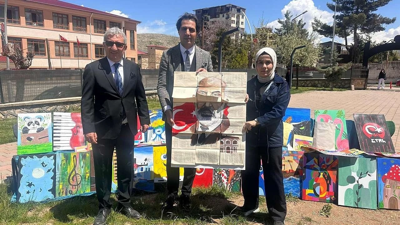 Öğrencilerden “Sanat Sokağı Sergisi”