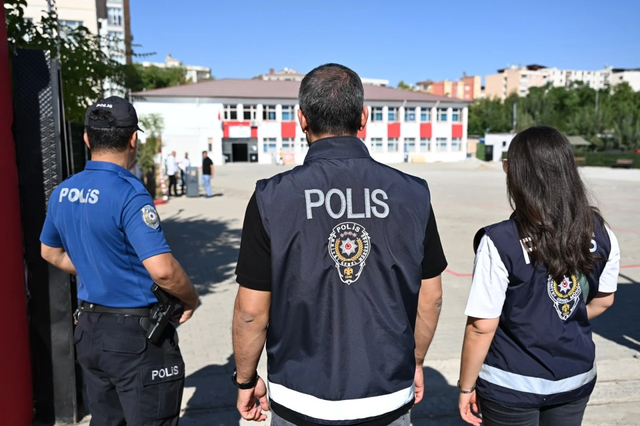 Okul Çevrelerinde Denetimler Artırıldı