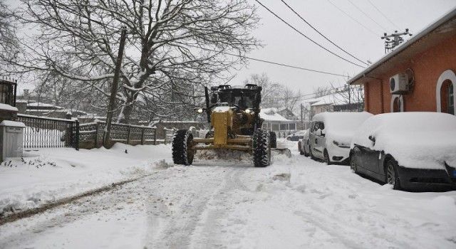 Osmangazi'den kardan kapanan yollara müdahale