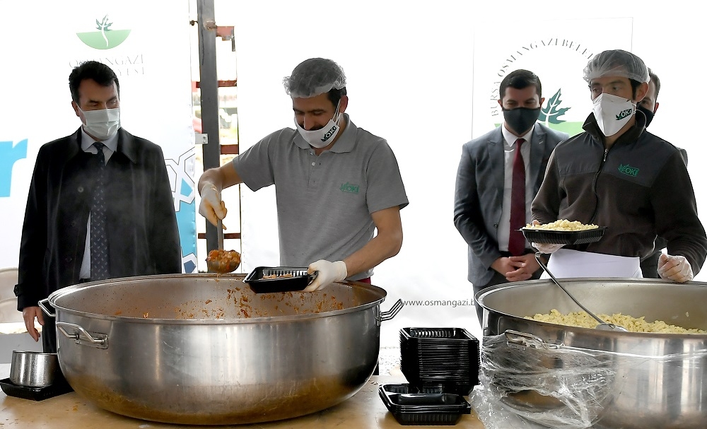 Osmangazi'den vatandaşa iftarlık sıcak yemek