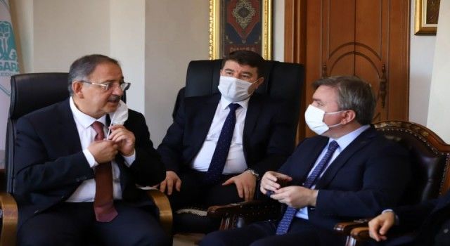 Özhaseki: &#039;Aksaray&#039;ın hızla geliştiğine şahitlik ediyoruz&#039;