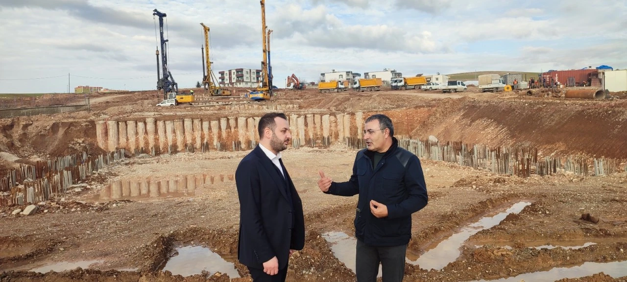 &Ouml;zturan, Siirt-Kurtalan Tren Projesi'ni yerinde inceledi