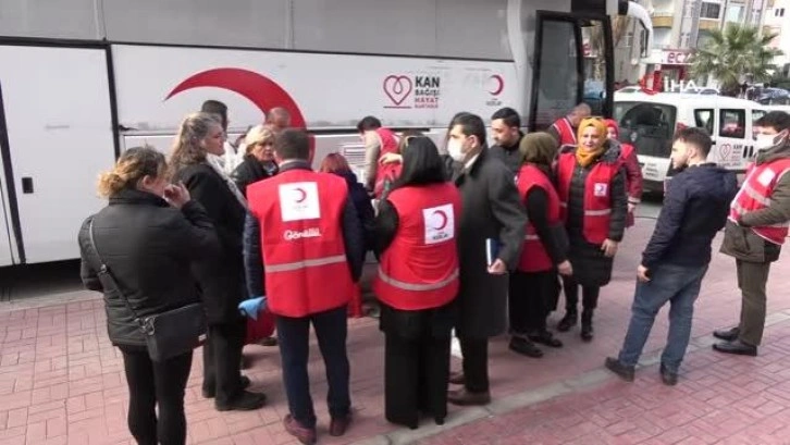 Prof. Dr. Özkaya: 'Kızılay'a kan borcumuz var'