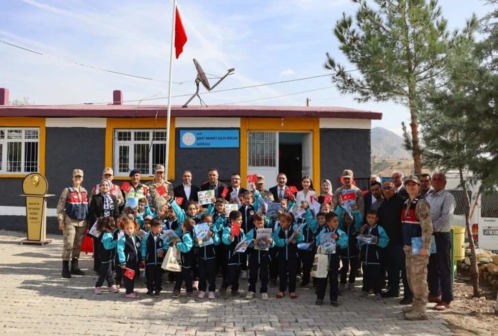 "Yüzü Gülen Çocuklarla Nice 100 Yıllara" Projesi Kemerli Köyü'nde Coşkuyla Karşılandı