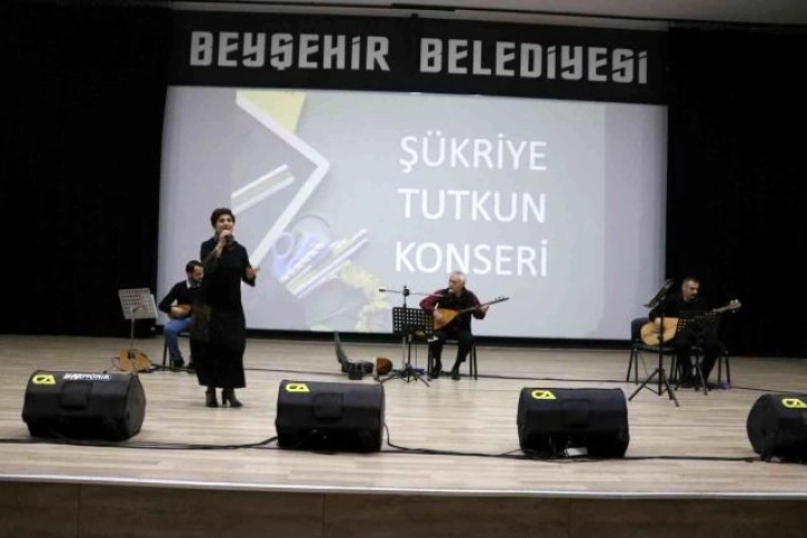 Sanatçı Şükriye Tutkun'dan öğretmenler için konser