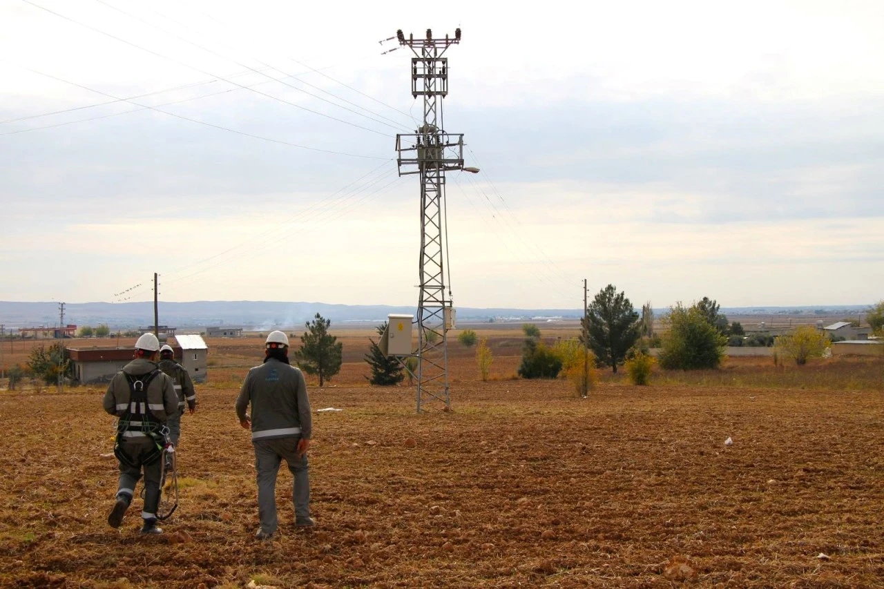 Şanlıurfa&rsquo;da ka&ccedil;ak elektrik denetimleri sıklaştırıldı:  Bir haftada 2 bin 626 Abone Tespit Edildi