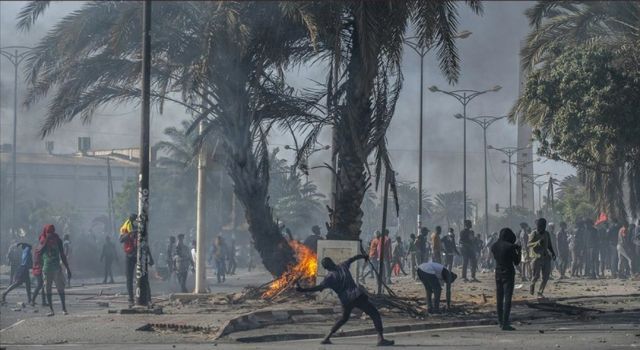 Senegal'de sokaklar karıştı!