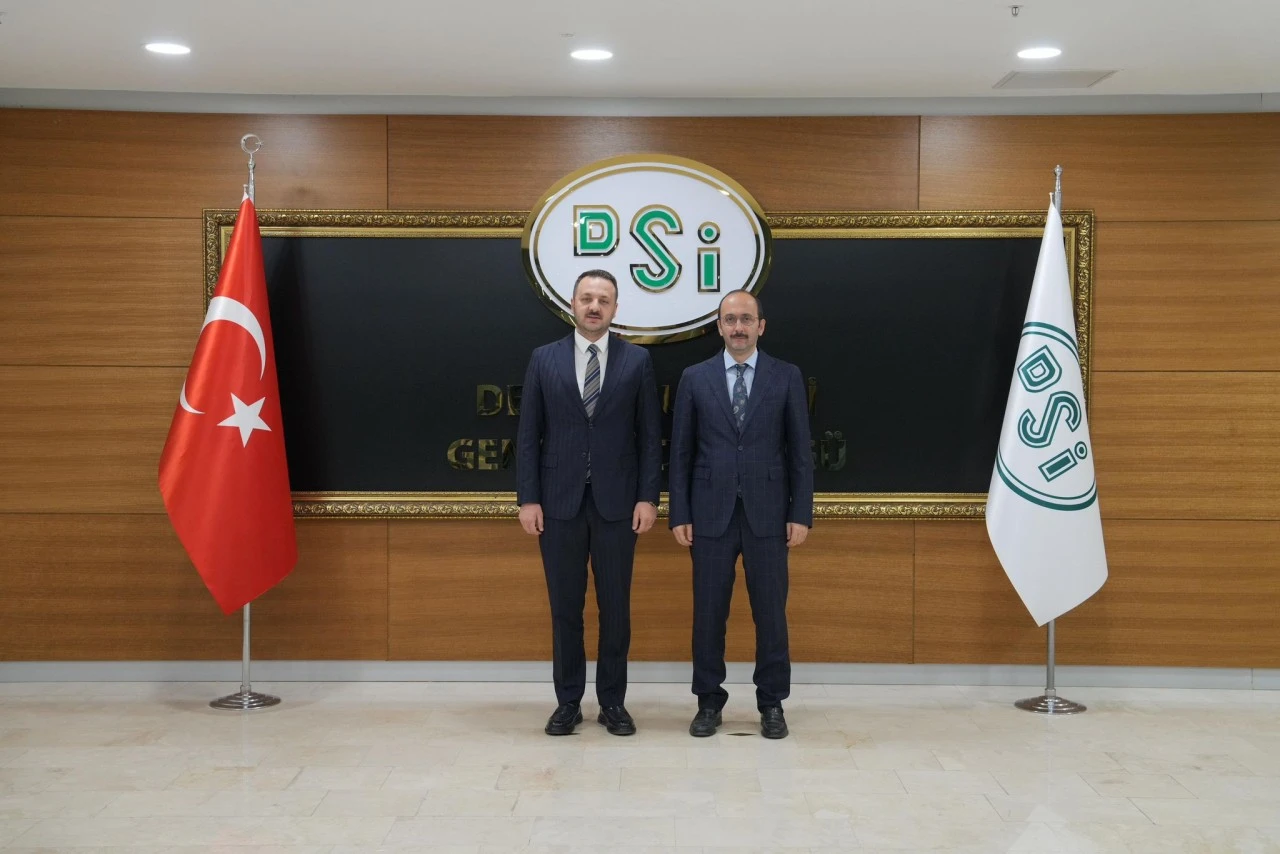 Siirt AK Parti İl Başkanı &Ouml;zturan&rsquo;dan DSİ Genel M&uuml;d&uuml;r&uuml; Balta&rsquo;ya Ziyaret: Su ve Sulama Projeleri Masaya Yatırıldı