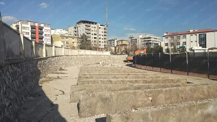 Siirt Atatürk Stadı Yenileniyor