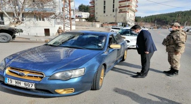 Siirt Baykan'da jandarmadan yol kontrol ve arama uygulaması