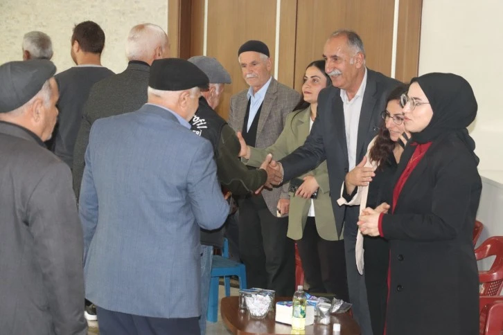 Siirt Belediyesi Eş Başkanları Siirt Halkıyla Bayramlaştı